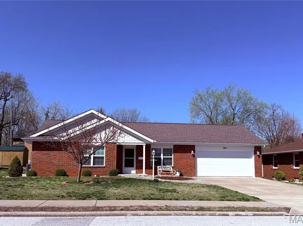 640 Leslie Ave, Wood River, IL 62095