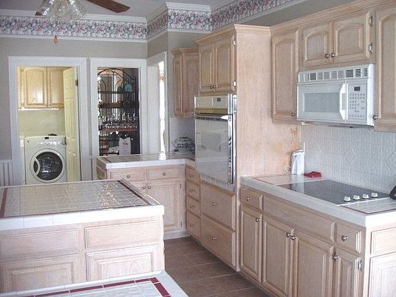 4th image of 5522 Columbine Ln