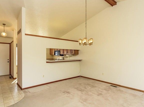 5th image of 2241 Southgate Dr SE