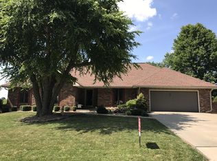 731 S Lake Dr, Marshall, MO 65340