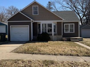 1822 Iowa St, Cedar Falls, IA 50613
