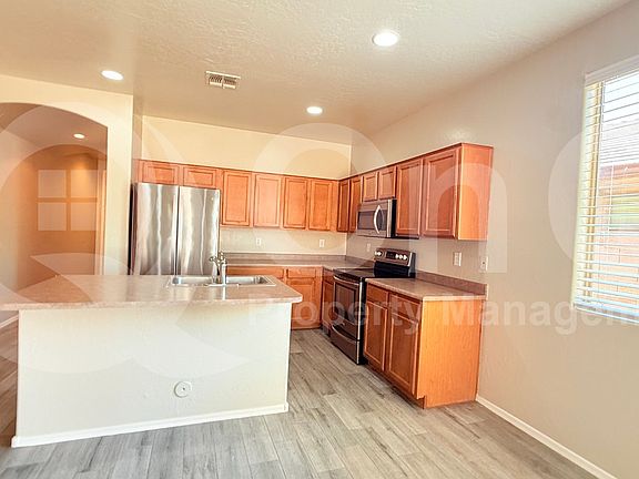 2nd image of 15238 W Jefferson St