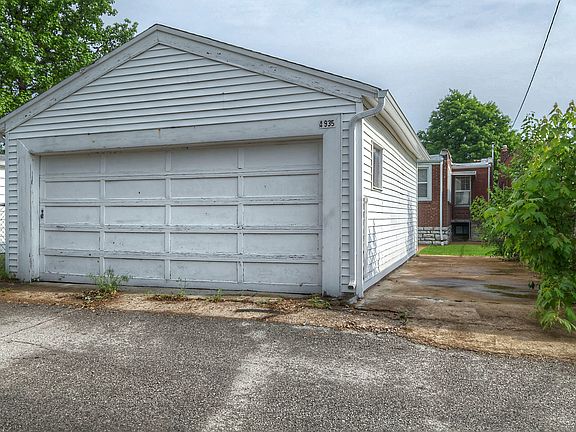 4th image of 4935 Lisette Ave