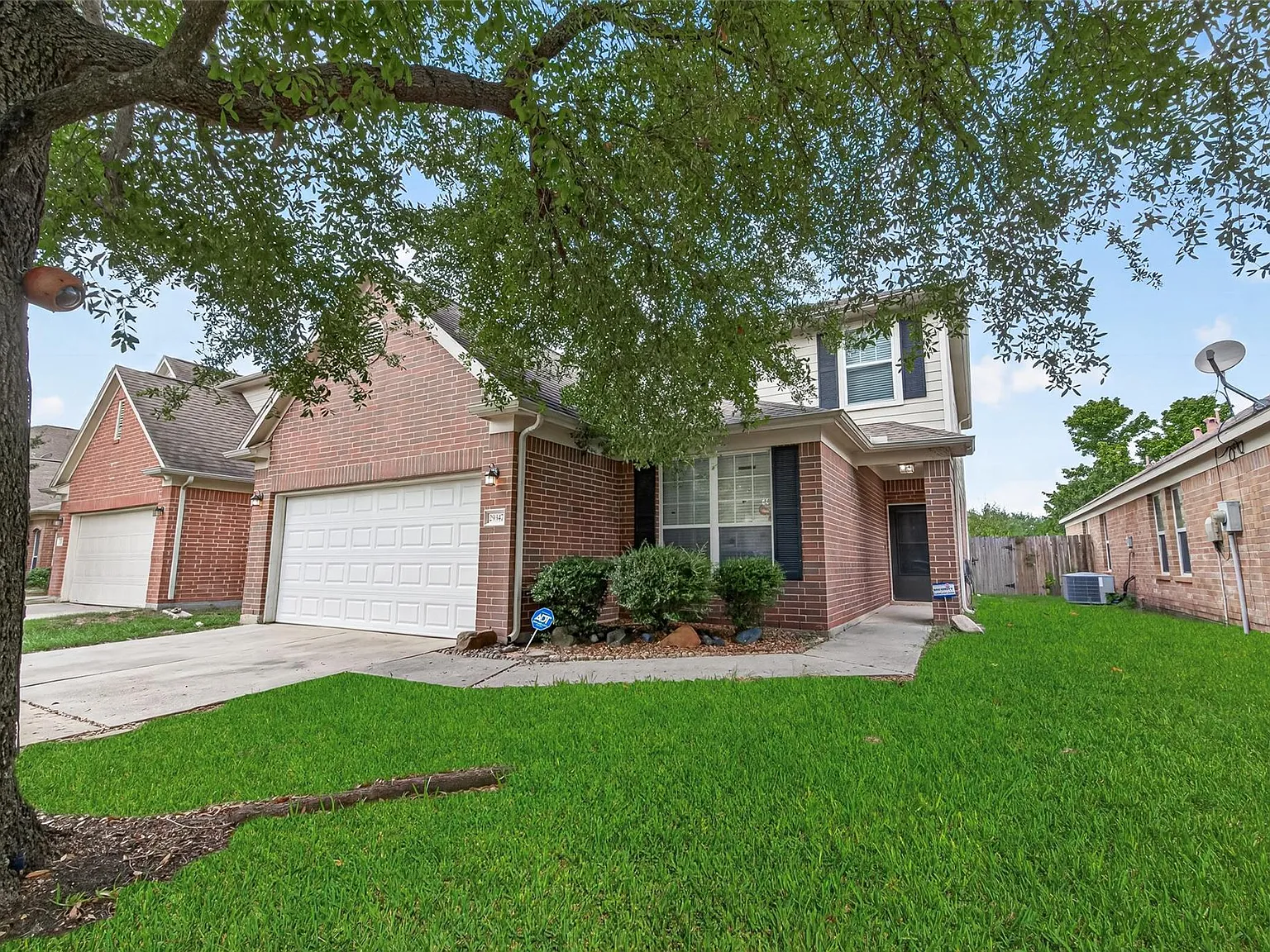 4 bed, 2.5 bath, 2545 sqft, $2,650 — Photo 3
