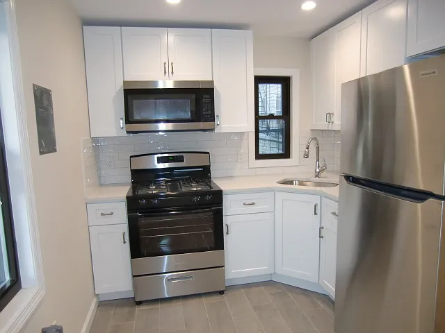 482 Broad Ave #7 — Photo 10