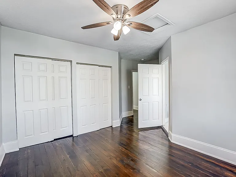 2826 E 2nd St — Photo 17