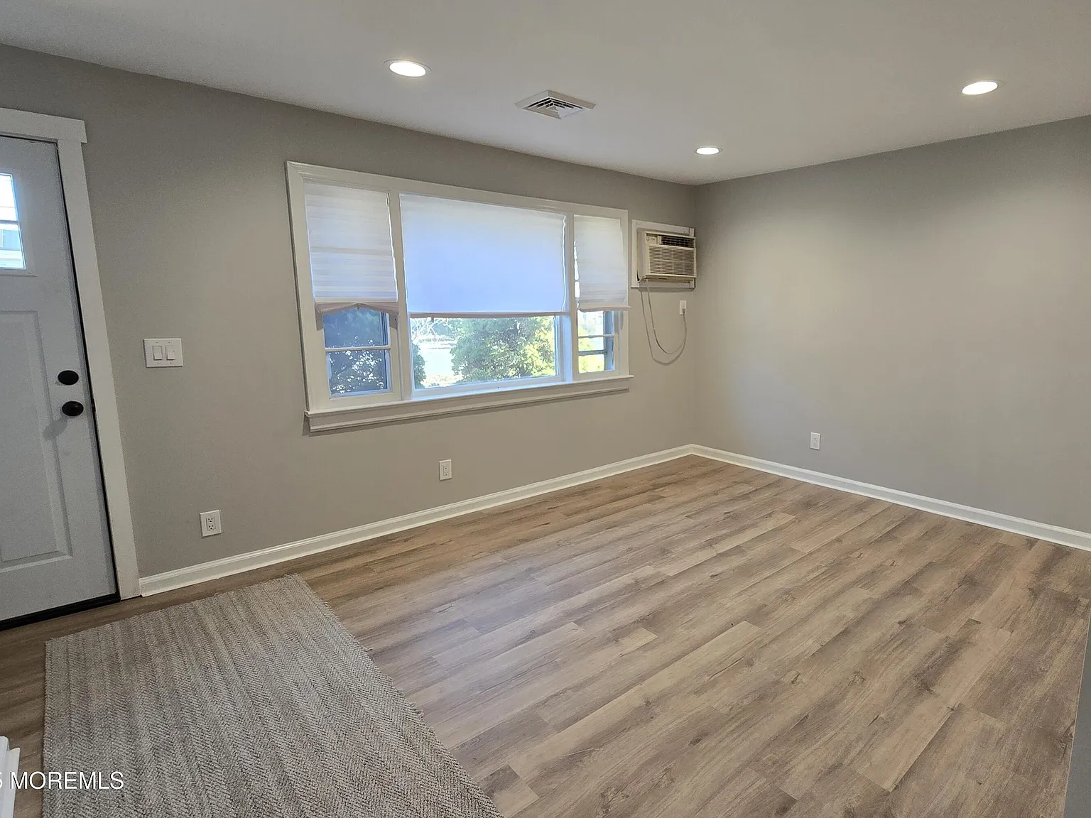 2 bed, 852 sqft, $2,550 — Photo 3
