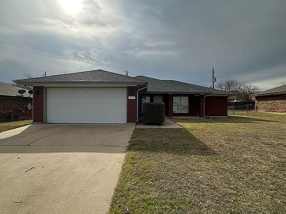 2nd image of 4604 Shawn Dr