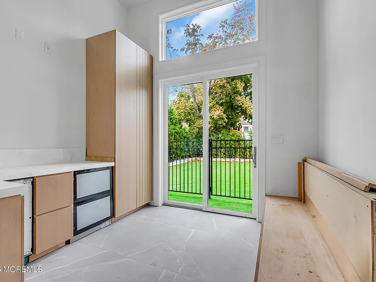 19 Clarence Ave — Photo 14