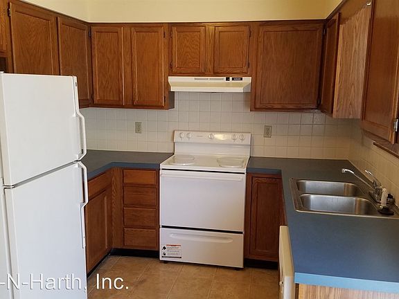 3rd image of 3266 N Longfellow Ct