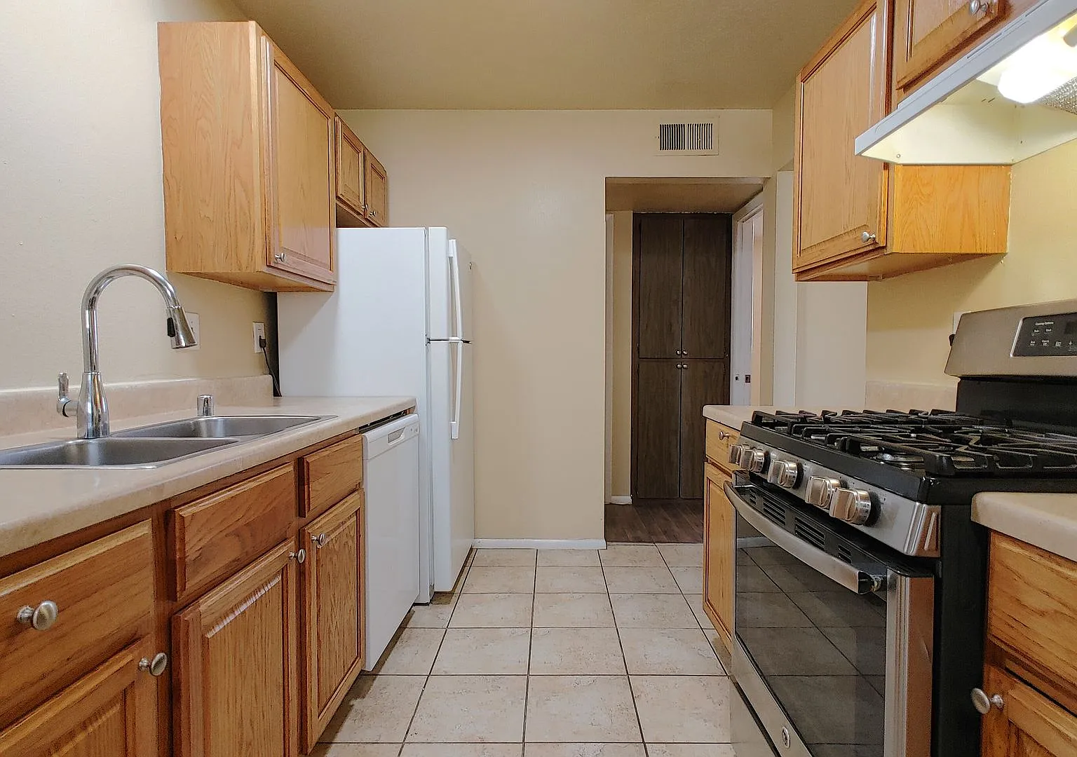Casa Del Arroyo Apartments — Photo 4