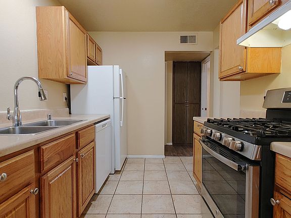 4th image of 4900 Wyoming Blvd NE #4