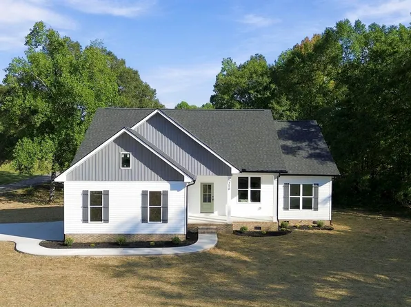 210 Lakeview Dr, Mayo, SC 29368