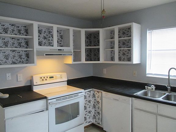 5th image of 2411 Grant Ave