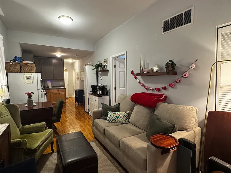 2315 N Greenview Ave #1B — Photo 2