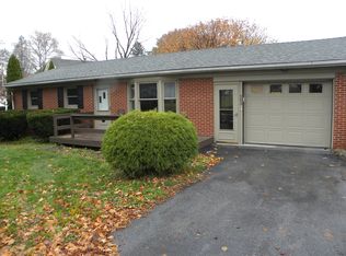 203 Eastbrook Rd, Smoketown, PA 17576