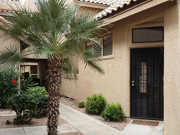 3rd image of 1001 N Pasadena St #67