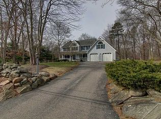 539 Congdon Hill Rd, Saunderstown, RI 02874