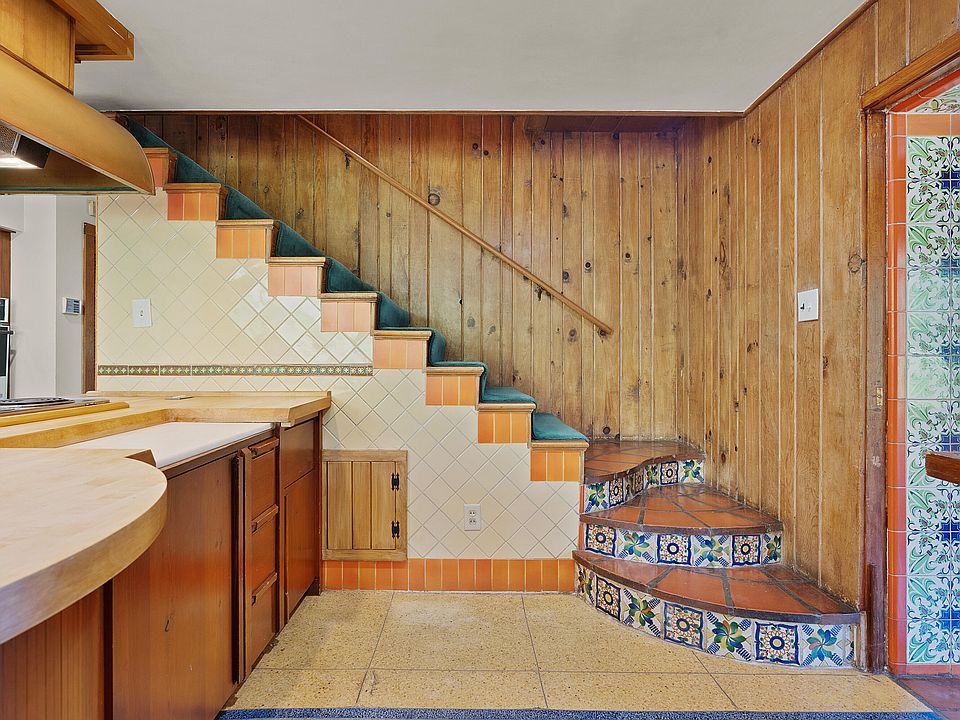 43rd image of 2910 Crest Terrace Dr