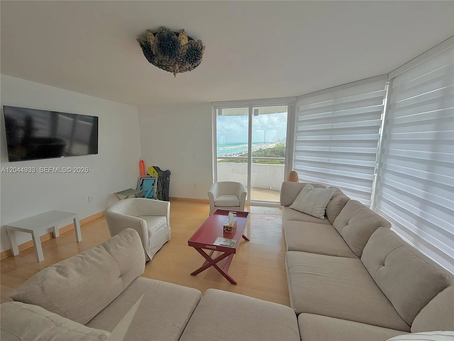 2 bed, 2.0 bath, 1401 sqft, $4,700 — Photo 4