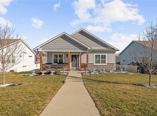8465 Ottawa St, De Soto, KS 66018