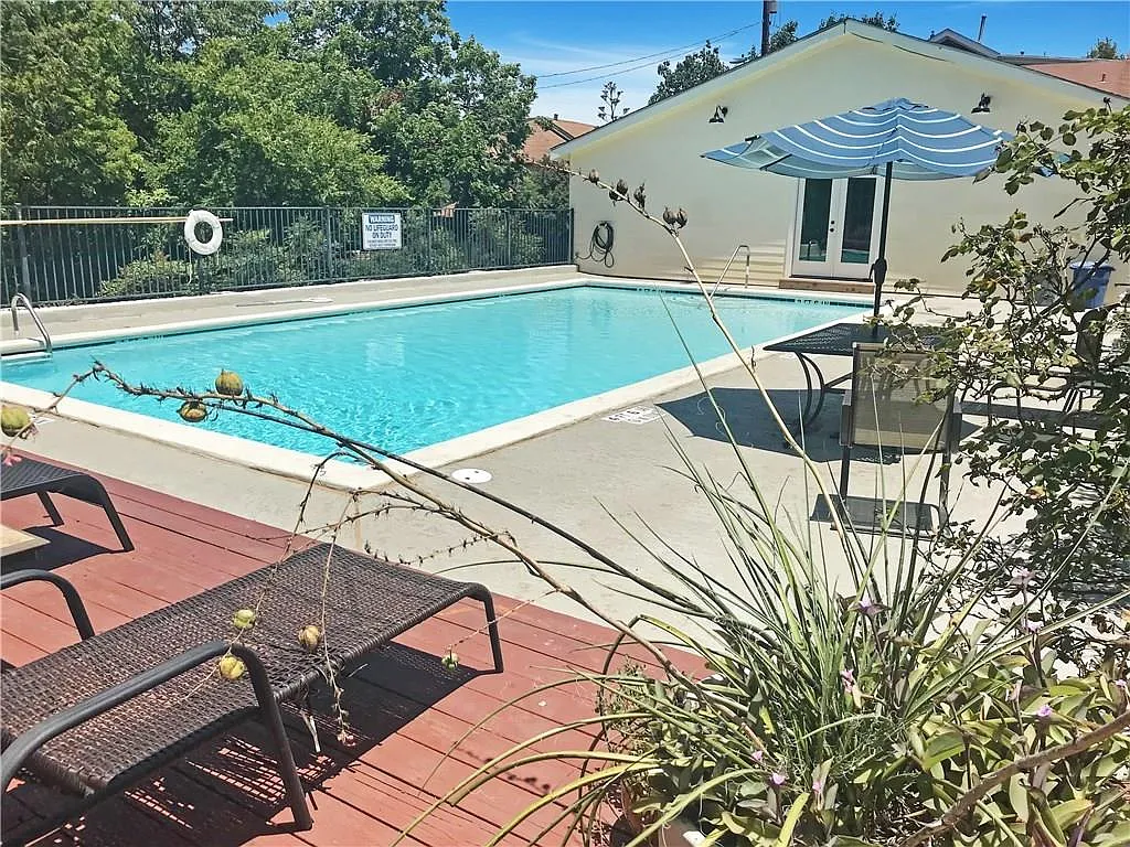 1 bed, 1.0 bath, 732 sqft, $1,475 — Photo 2