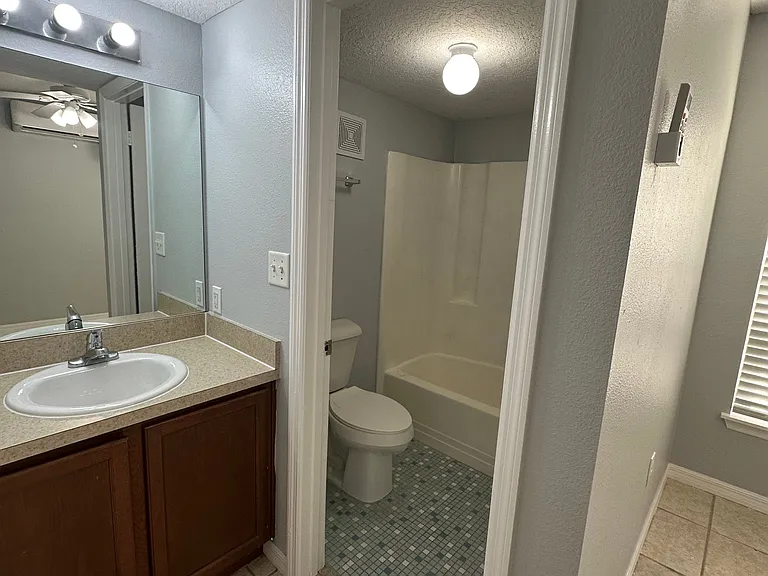 4596 W Irlo Bronson Memorial Hwy #110 — Photo 4