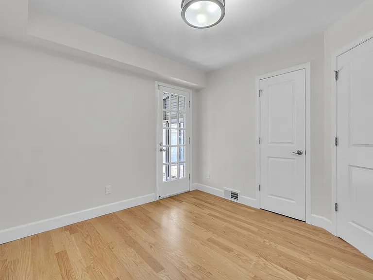 2711 Dorchester Rd — Photo 23
