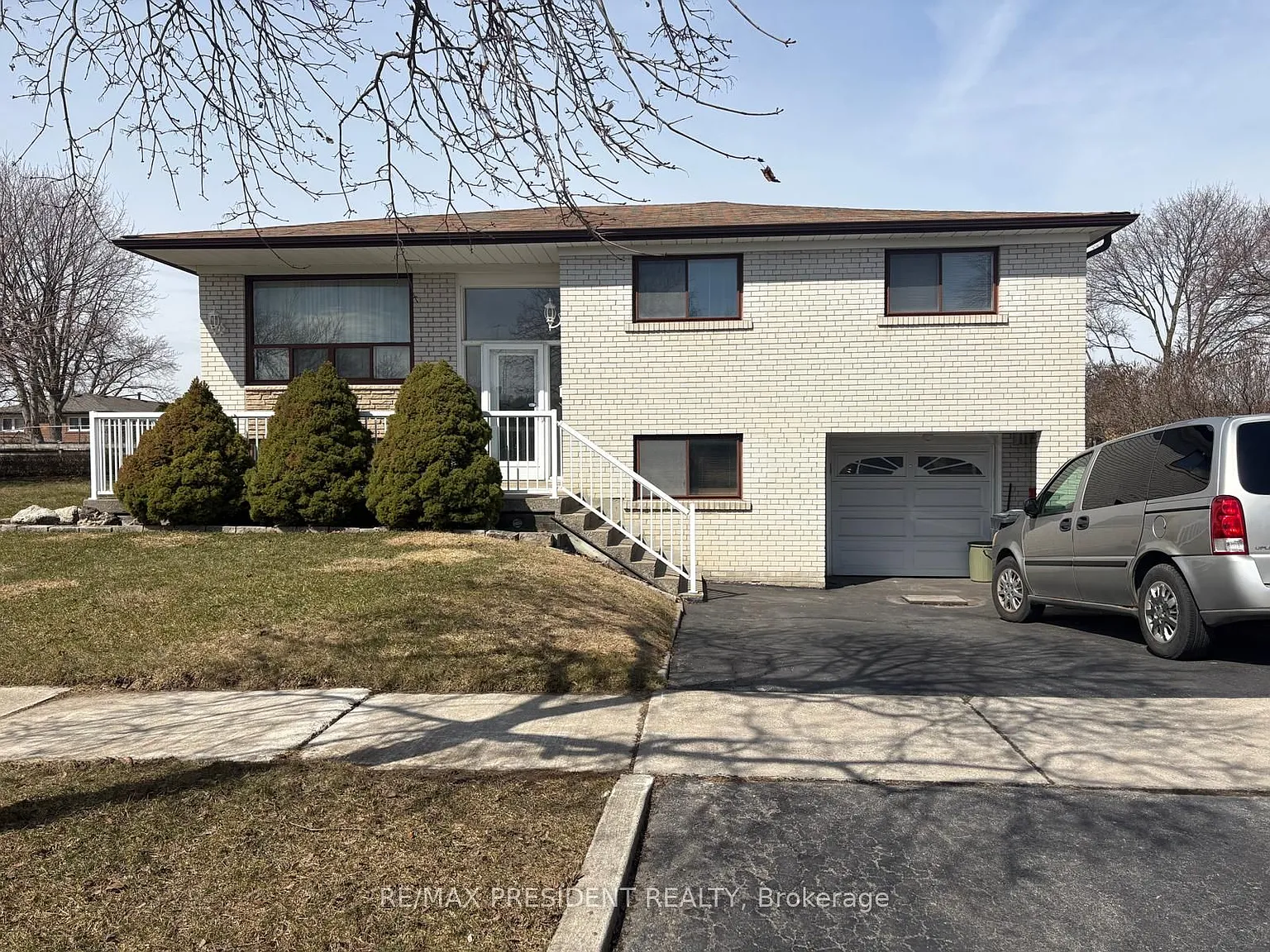 3 bed, $2,550 — Photo 2