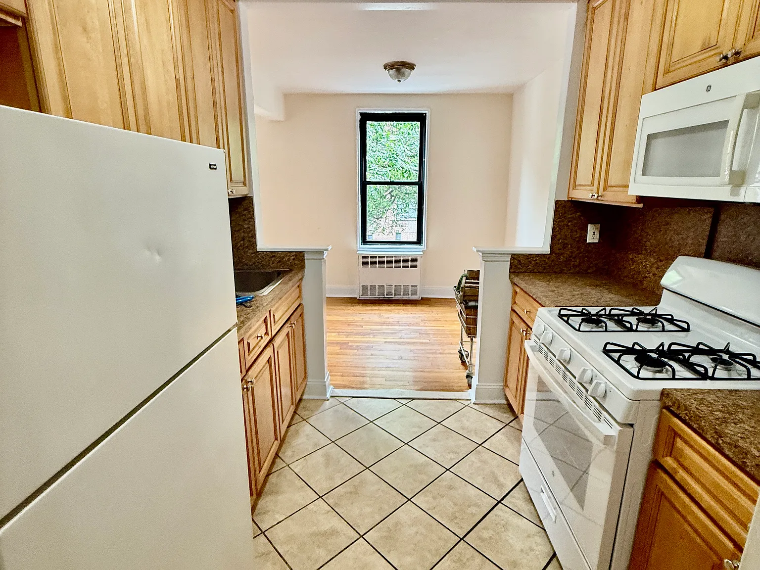 2 bed, 1150 sqft, $2,949 — Photo 2