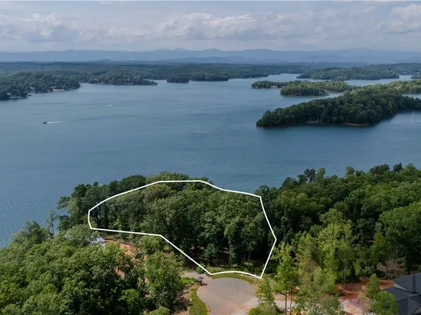233 Sandy Hollow Ct, Six Mile, SC 29682