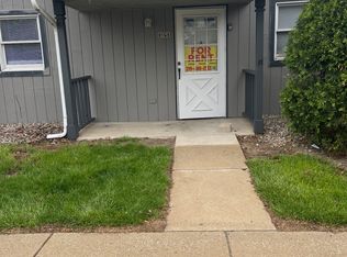 6076 Pennsylvania Dr, Merrillville, IN 46410