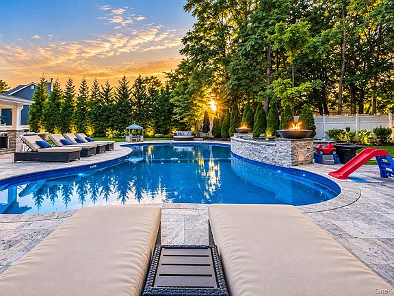 5th image of 4 Crystal Brook Court