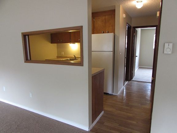 3rd image of 12341 33rd Ave NE APT 1