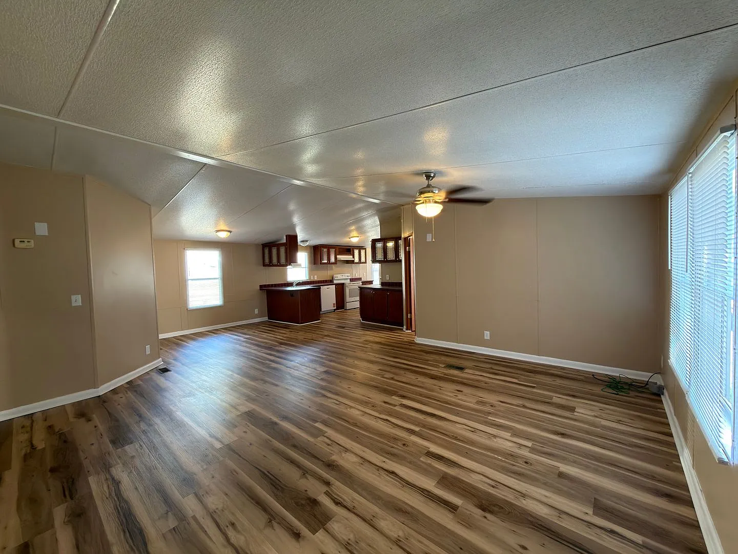 1035 Carson Rd SE — Photo 2
