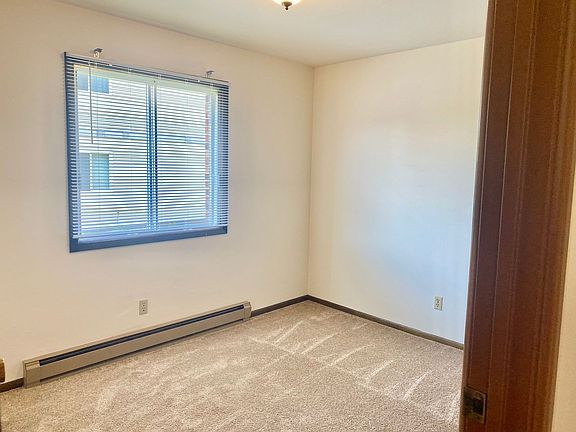 3rd image of 424 Farnham St #2