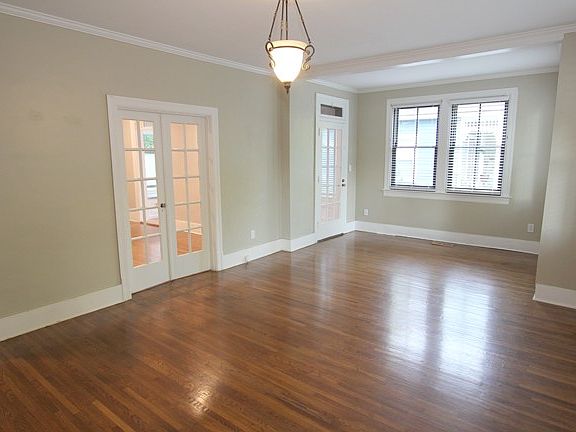 5th image of 415 E College St
