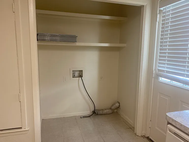 2826 Wimbledon Ct #D — Photo 5