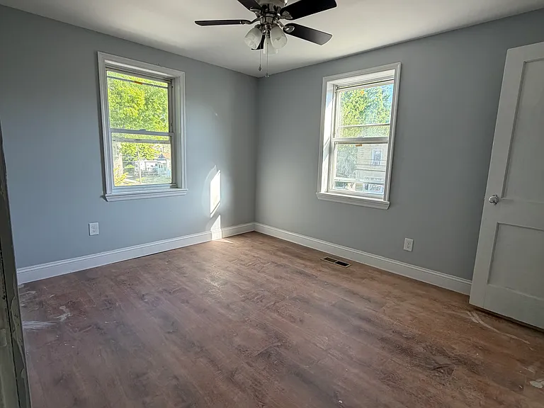154 W Barber Ave — Photo 1