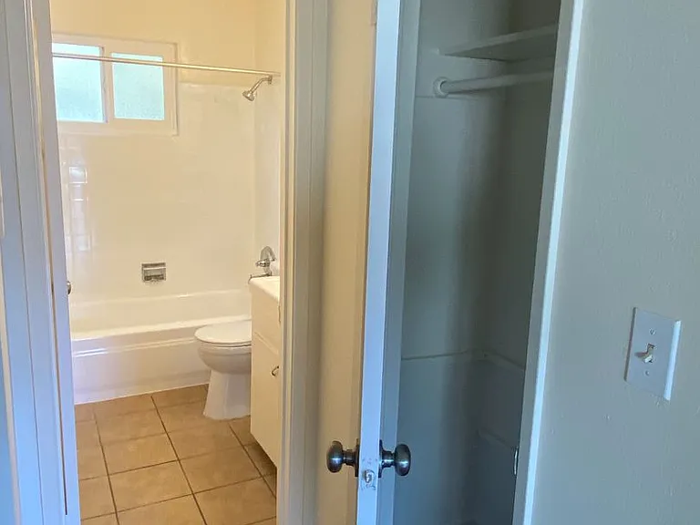 923 Tamarack — Photo 14