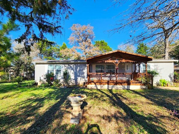 184 Arrowhead Dr, Smithville, TX 78957