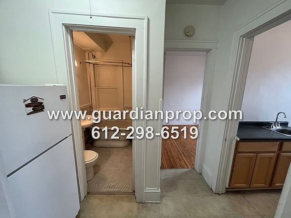 5th image of 45 Lexington Pkwy S APT 9