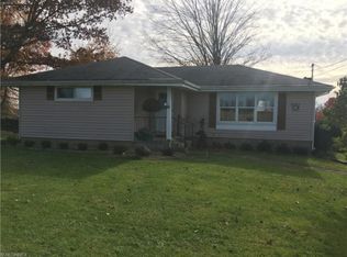 2135 E Garfield Rd, New Springfield, OH 44443