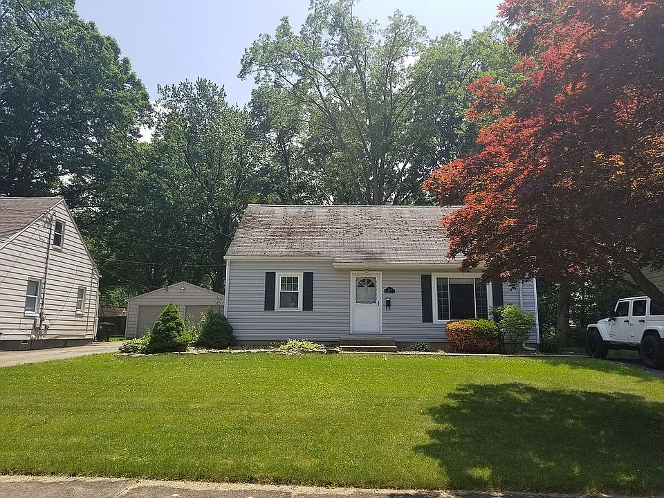 1st image of 1734 Beechwood St NE