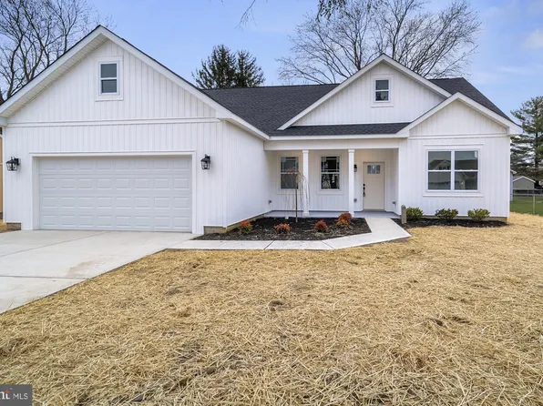 14 W Sewell St, Felton, DE 19943