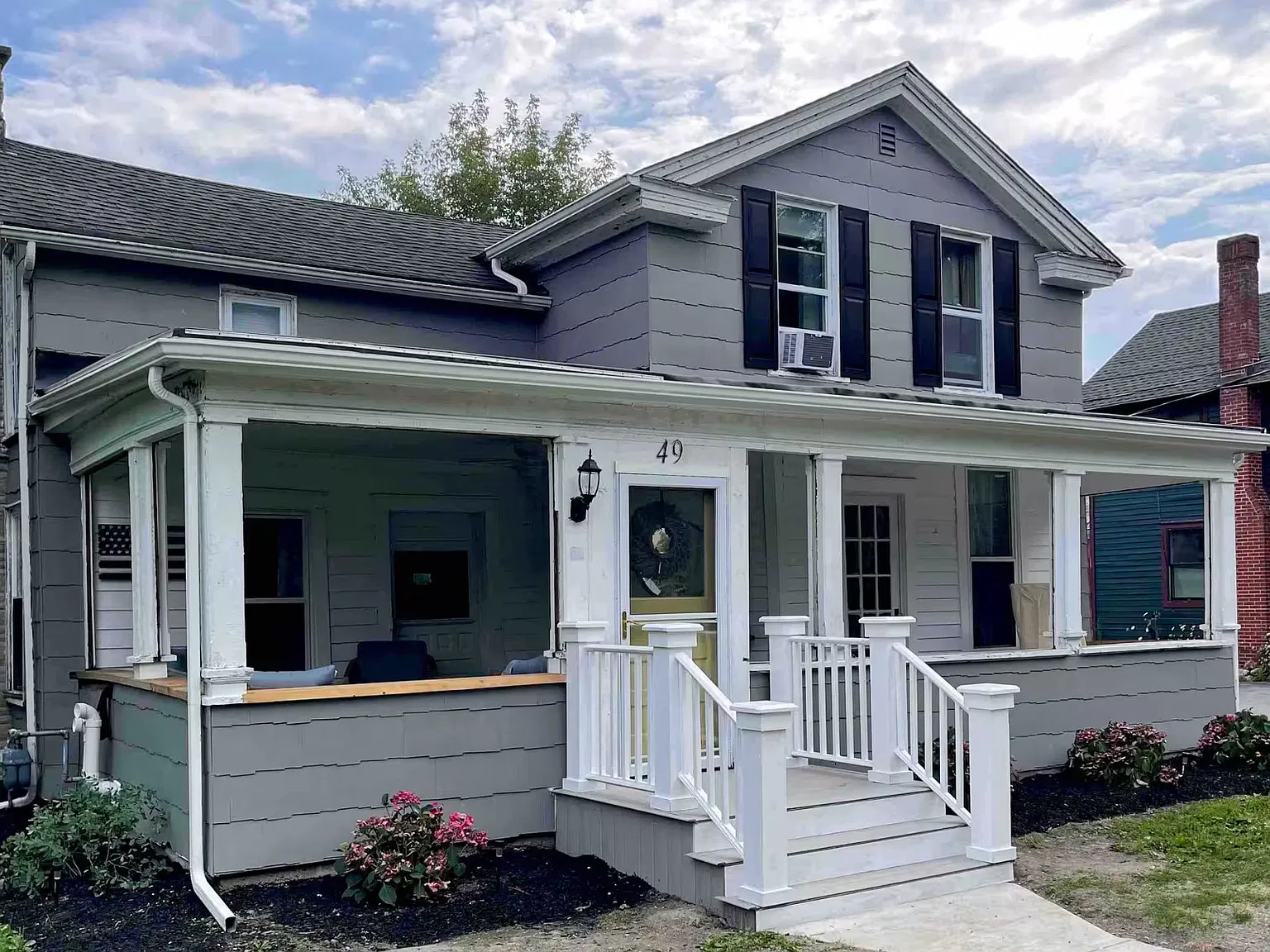 4 bed, 1.5 bath, 1500 sqft, $3,000 — Photo 1