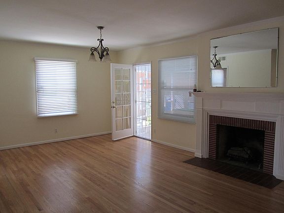 Combo Living room/Dining room
