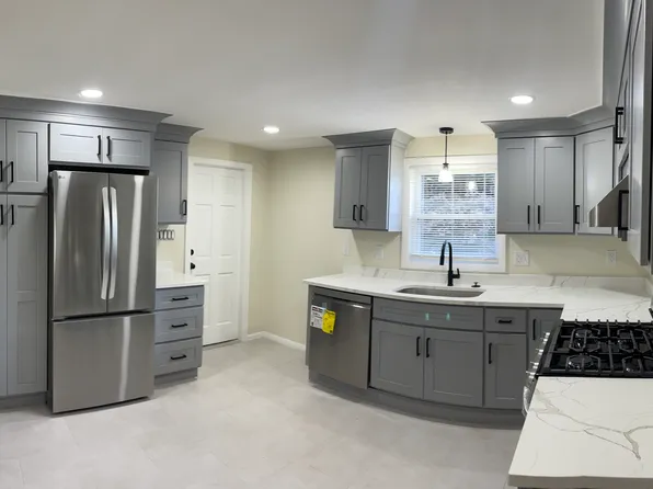 39 Fawndale Rd Floor 2, Roslindale, MA 02131