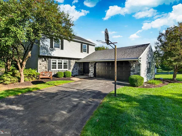 103 Wynnewood Dr, Coatesville, PA 19320