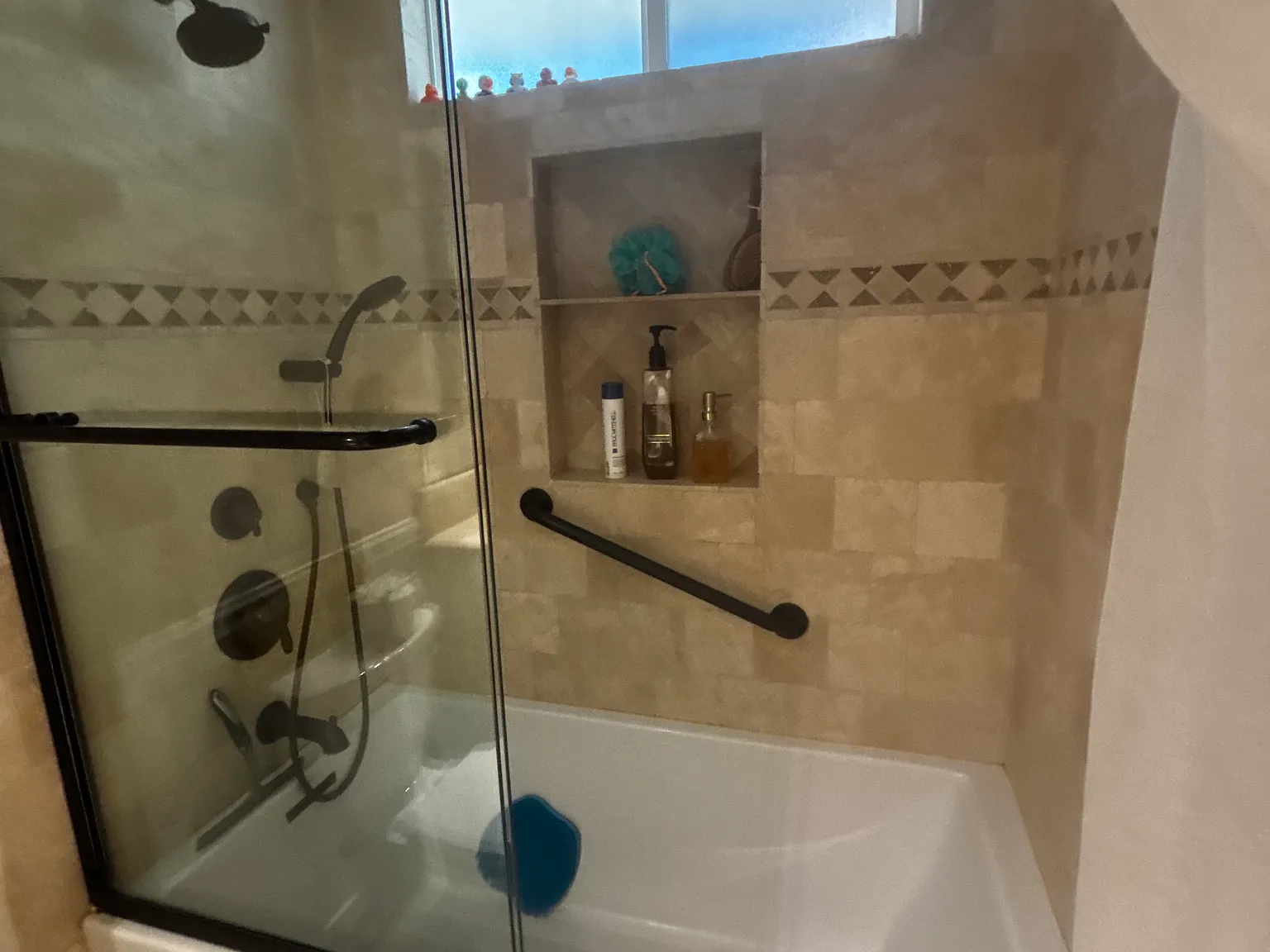 2 bed, 784 sqft, $3,610 — Photo 3